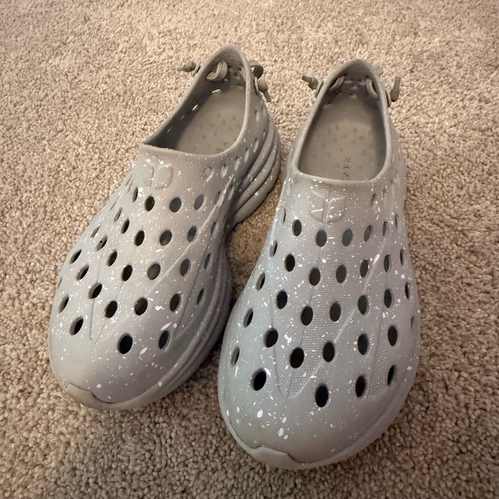 Gray Water Shoes with Ventilation and Textured Footbed